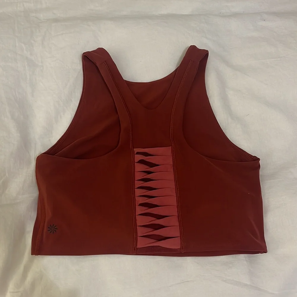 Athleta cropped Workout Top - Picture 2 of 3